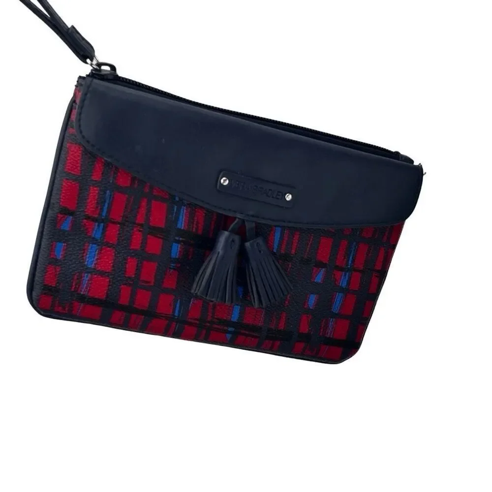 Vera Bradley wristlet front magnetic closure 3 credit card pocket